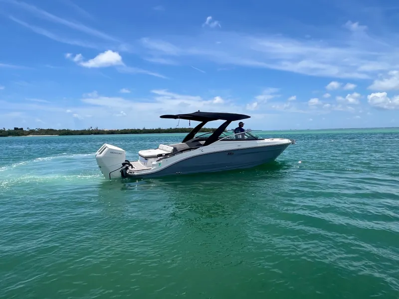 Slide: The Image of Sea Ray SLX 280 Outboard 2026 - 17