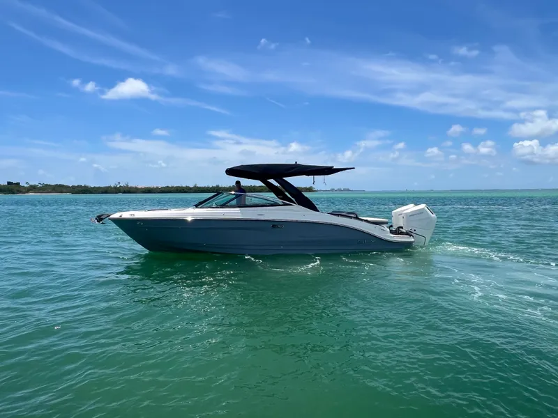 Slide: The Image of Sea Ray SLX 280 Outboard 2026 - 2