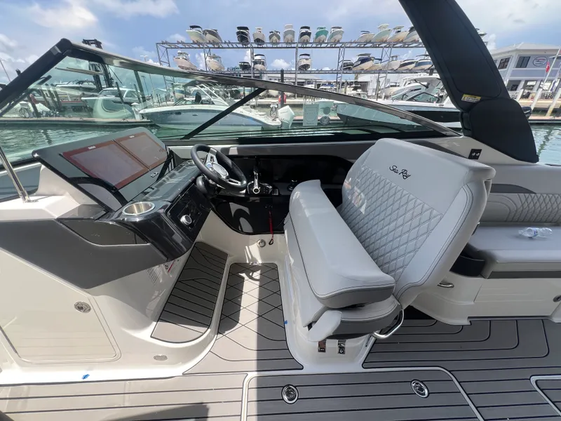 Slide: The Image of Sea Ray SLX 280 Outboard 2026 - 47