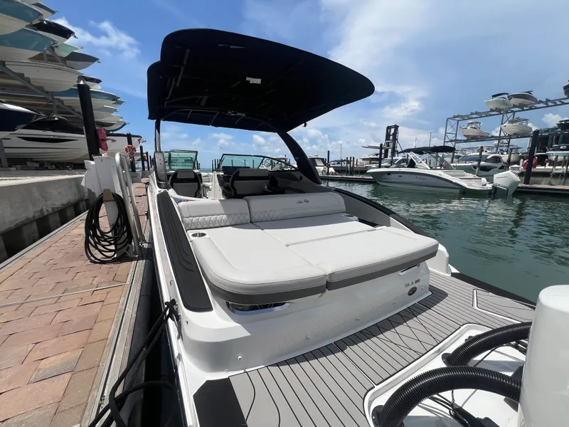 Slide: The Image of Sea Ray SLX 280 Outboard 2026 - 25