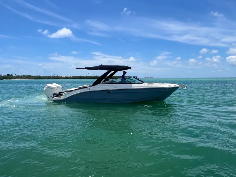 Slide: The Image of Sea Ray SLX 280 Outboard 2026 - 14