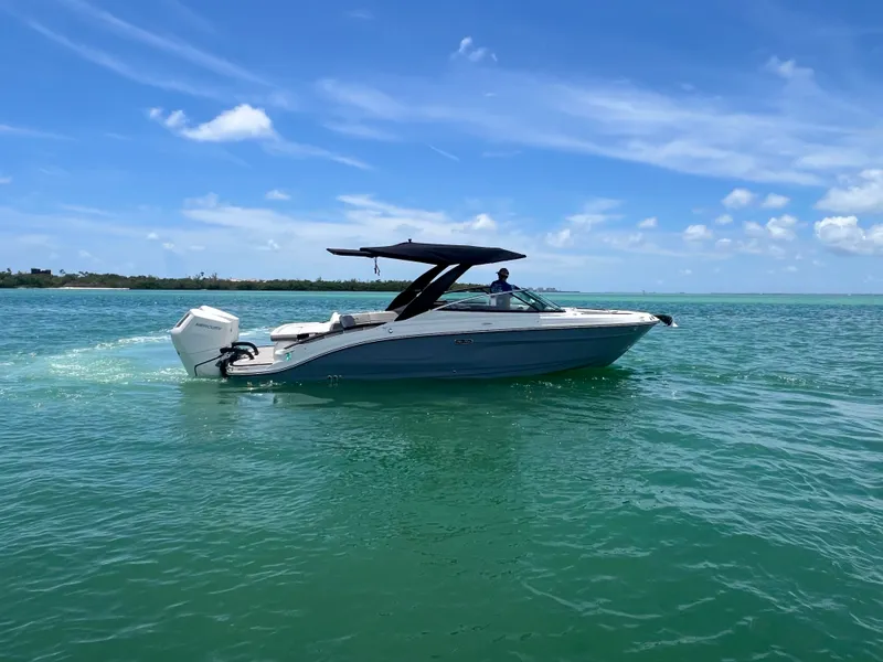 Slide: The Image of Sea Ray SLX 280 Outboard 2026 - 16