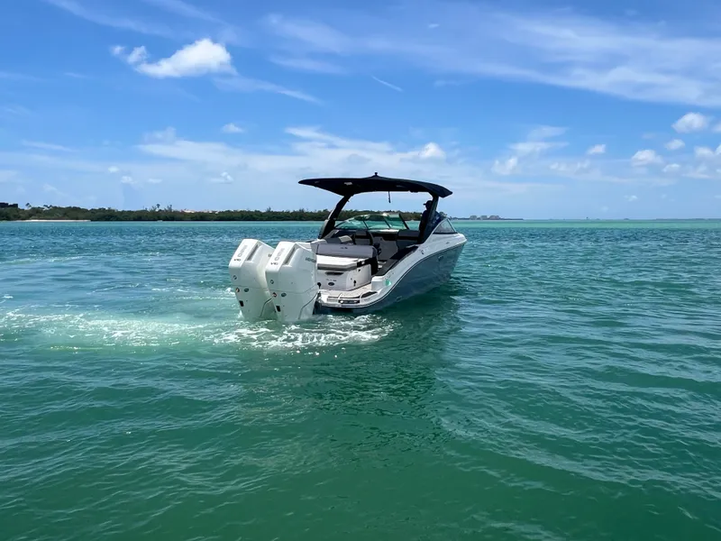 Slide: The Image of Sea Ray SLX 280 Outboard 2026 - 21