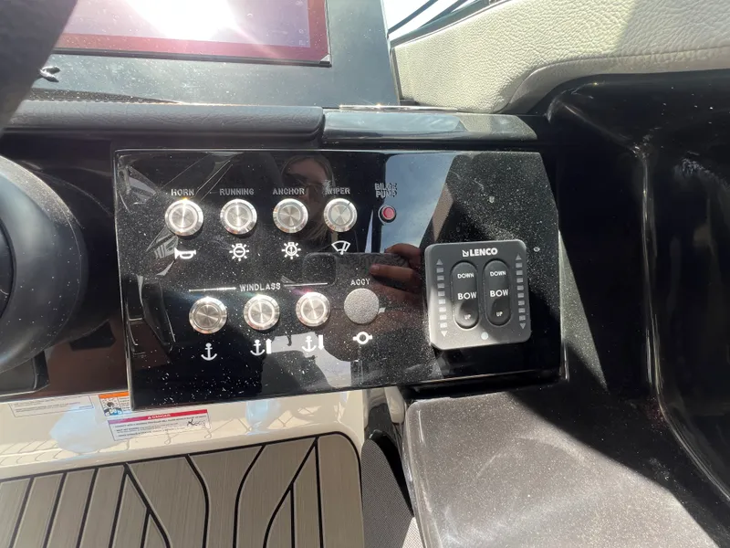 Slide: The Image of Sea Ray SLX 280 Outboard 2026 - 49