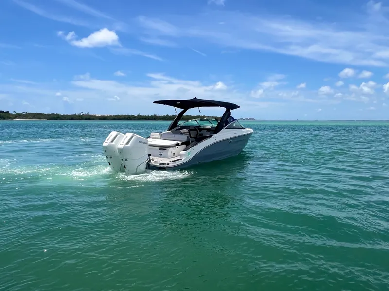 Slide: The Image of Sea Ray SLX 280 Outboard 2026 - 20