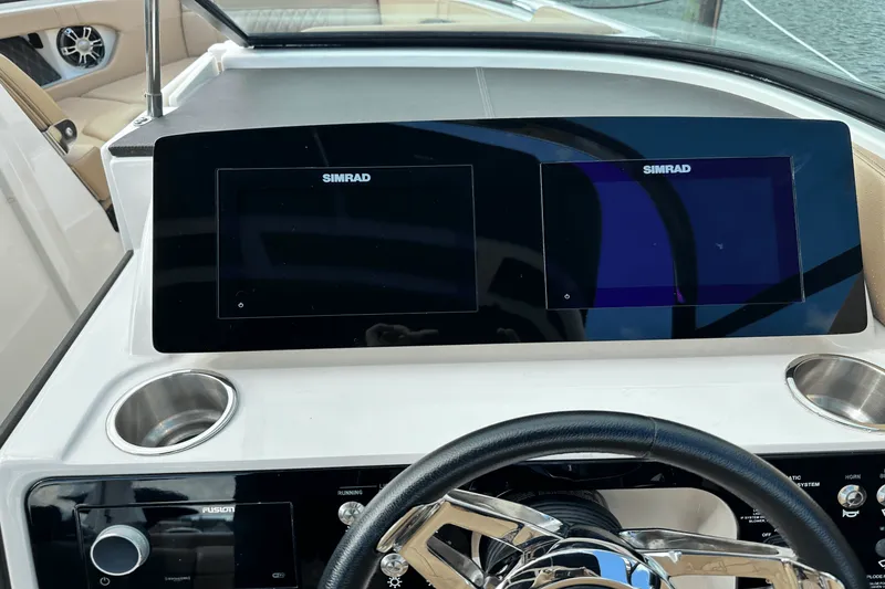 Slide: The Image of Sea Ray 250 SLX 2019 - 13