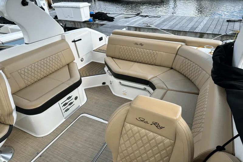 Slide: The Image of Sea Ray 250 SLX 2019 - 6