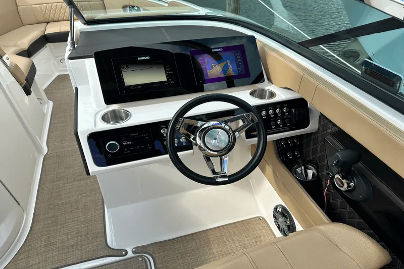 Slide: The Image of Sea Ray 250 SLX 2019 - 7