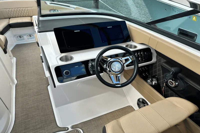 Slide: The Image of Sea Ray 250 SLX 2019 - 8