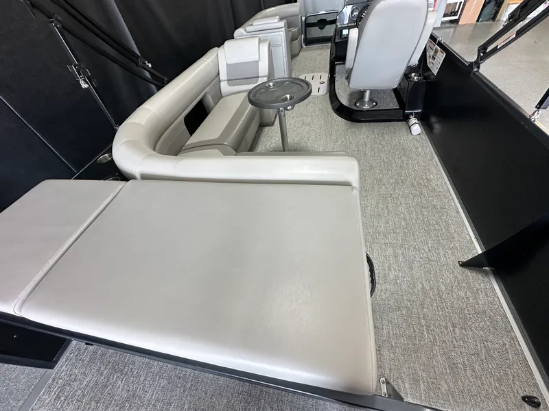 Slide: The Image of Premier 230 SUNSATION TRITOON 2024 - 20