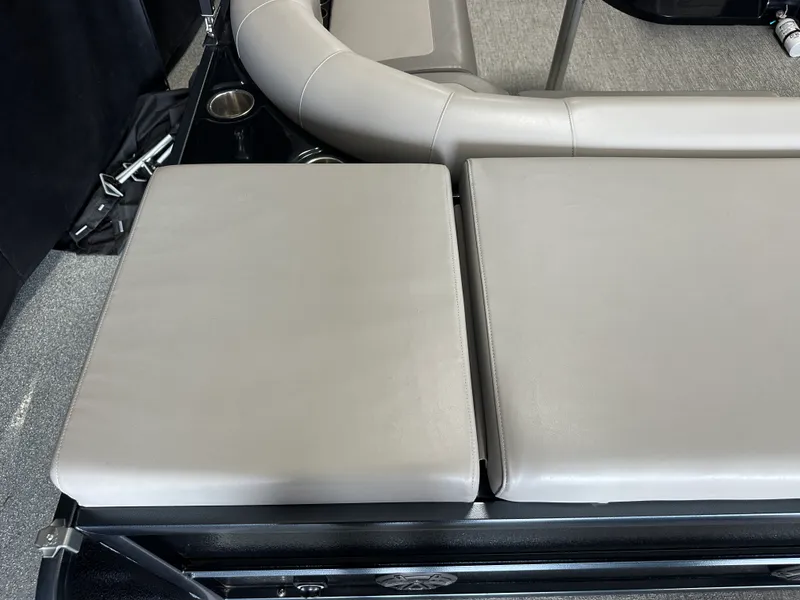 Slide: The Image of Premier 230 SUNSATION TRITOON 2024 - 21