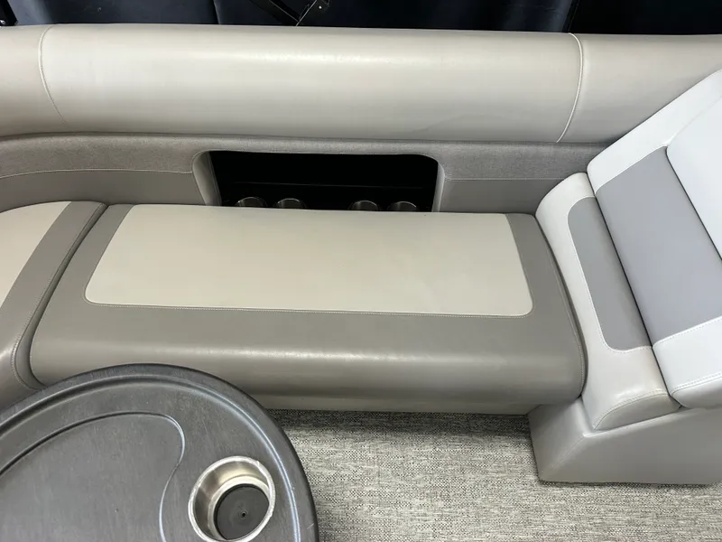 Slide: The Image of Premier 230 SUNSATION TRITOON 2024 - 32