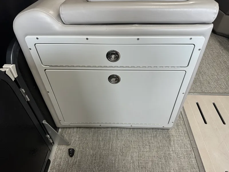 Slide: The Image of Premier 230 SUNSATION TRITOON 2024 - 39