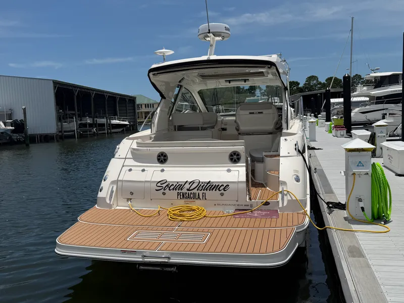 Slide: The Image of Sea Ray Sundancer 350 Coupe 2019 - 5