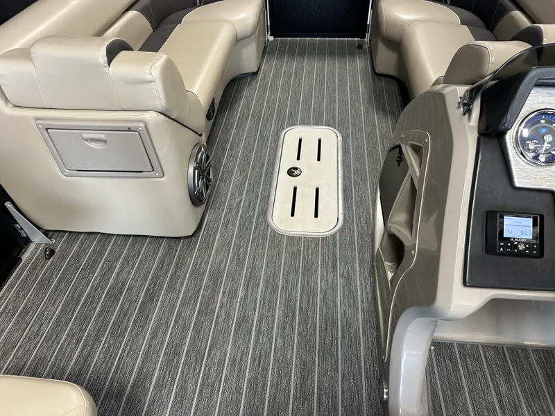 Slide: The Image of Premier 230 SUNSATION TRITOON 2023 - 44