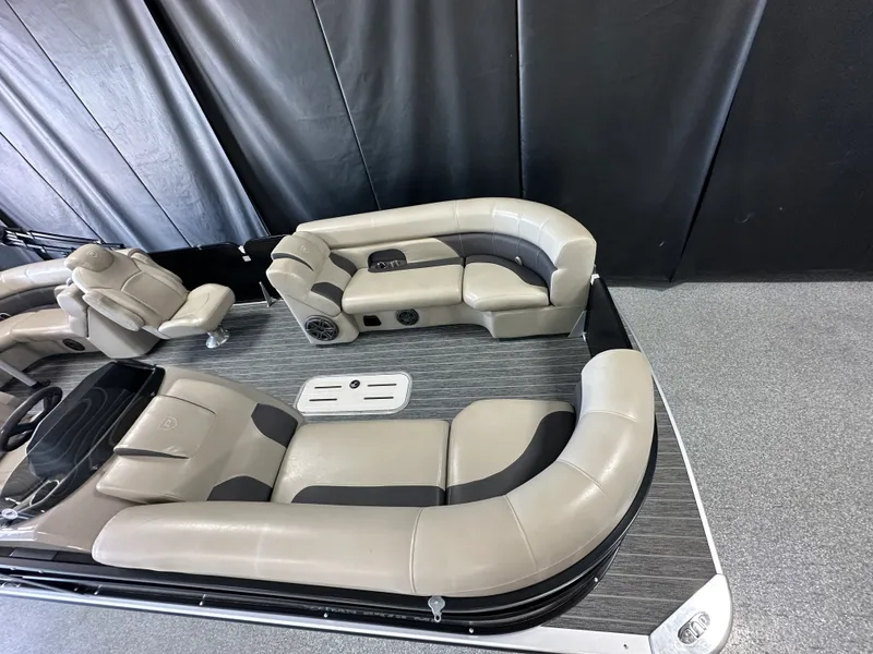Slide: The Image of Premier 230 SUNSATION TRITOON 2023 - 5