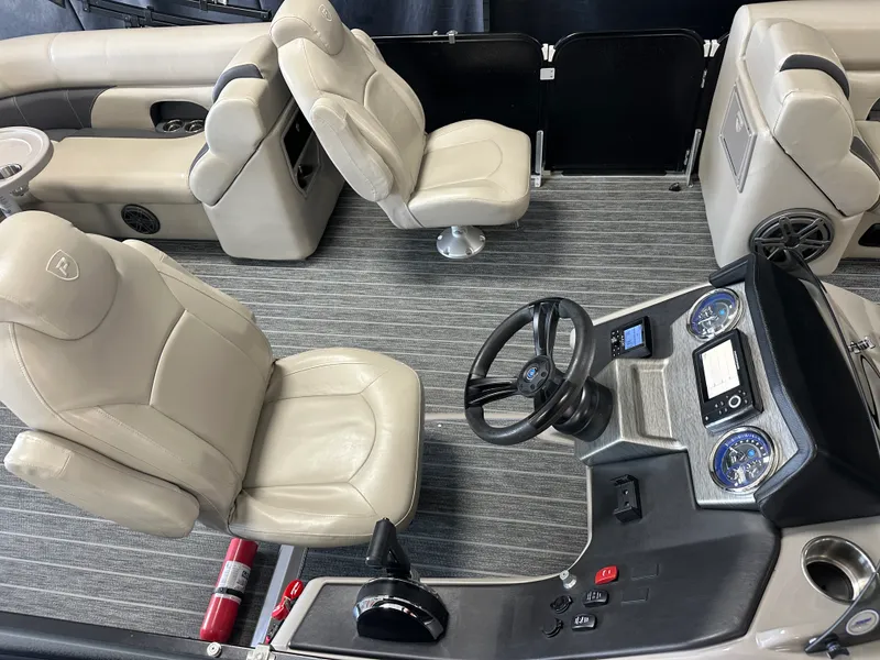 Slide: The Image of Premier 230 SUNSATION TRITOON 2023 - 4