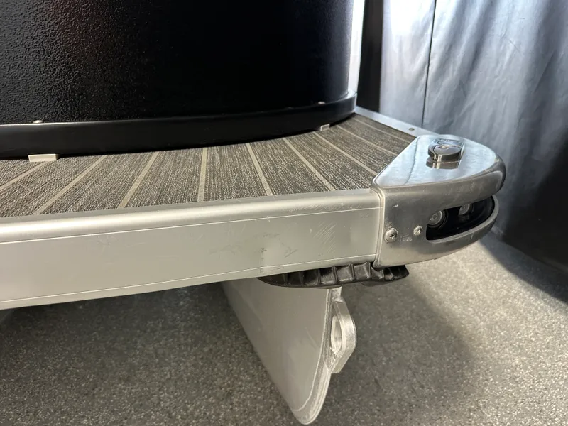 Slide: The Image of Premier 230 SUNSATION TRITOON 2023 - 10