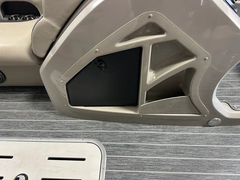 Slide: The Image of Premier 230 SUNSATION TRITOON 2023 - 45