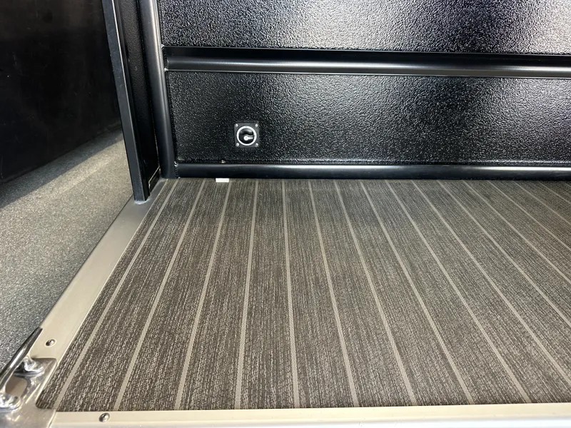 Slide: The Image of Premier 230 SUNSATION TRITOON 2023 - 15