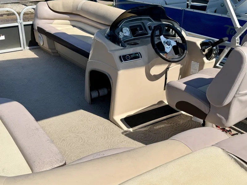 Slide: The Image of Tracker PARTY BARGE 20 2015 - 13