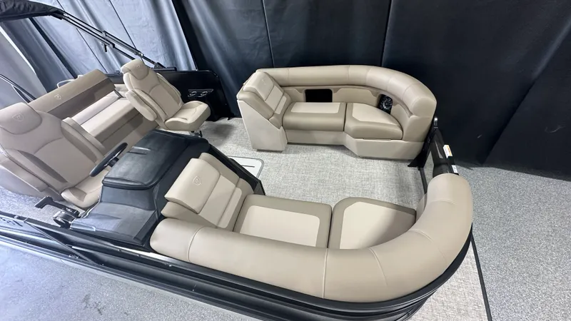Slide: The Image of Premier 210 SUNSATION 2026 - 4