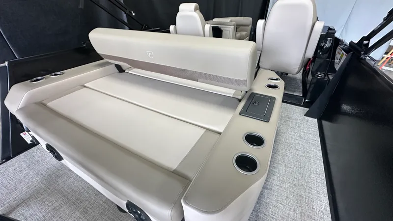 Slide: The Image of Premier 210 SUNSATION 2026 - 18