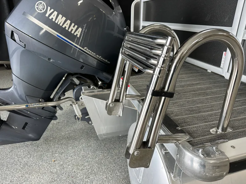 Slide: The Image of Premier 230 SUNSATION TRITOON 2023 - 11
