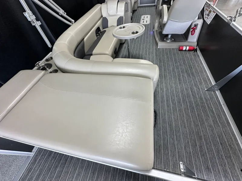 Slide: The Image of Premier 230 SUNSATION TRITOON 2023 - 15