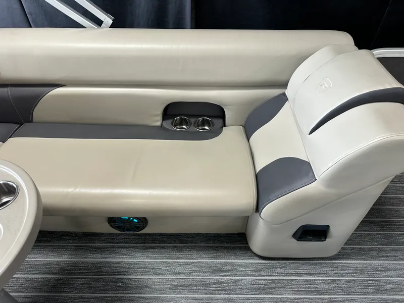 Slide: The Image of Premier 230 SUNSATION TRITOON 2023 - 27