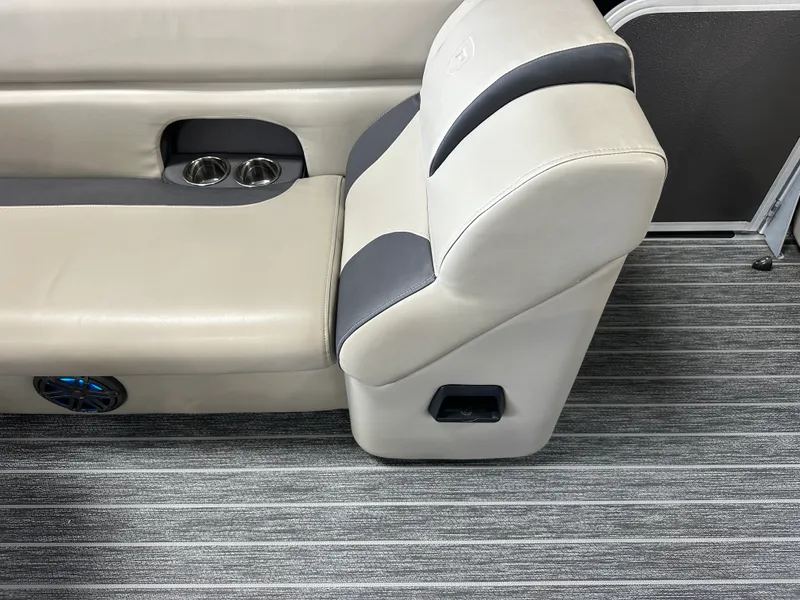 Slide: The Image of Premier 230 SUNSATION TRITOON 2023 - 28