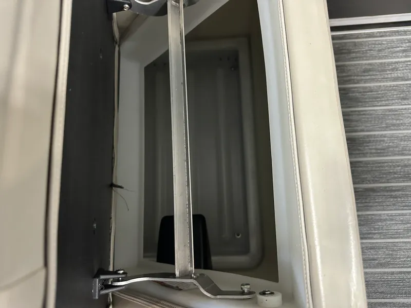 Slide: The Image of Premier 230 SUNSATION TRITOON 2023 - 29