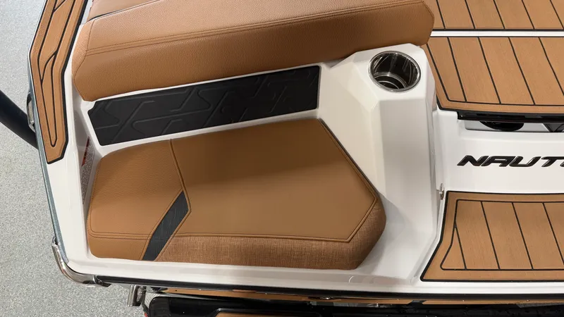 Slide: The Image of Nautique Super Air Nautique GS20 2026 - 10