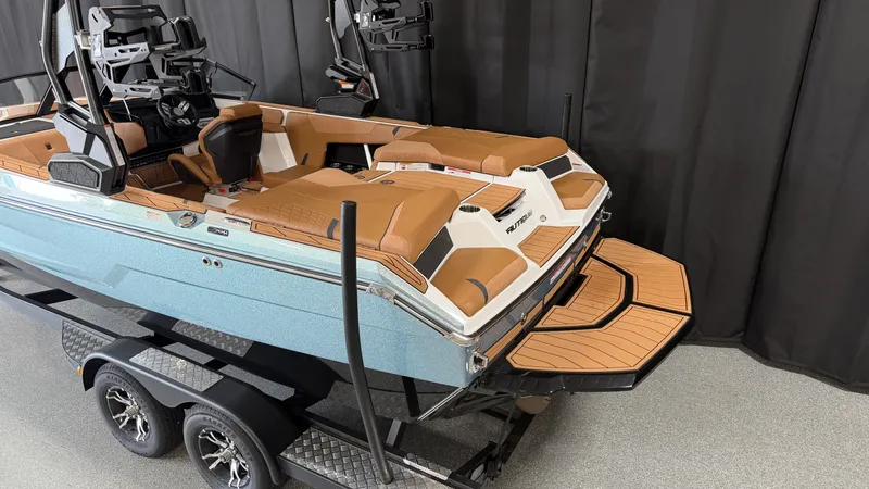 Slide: The Image of Nautique Super Air Nautique GS20 2026 - 6