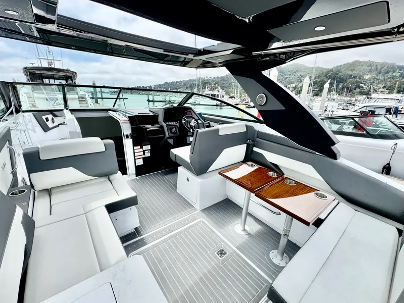 Slide: The Image of Cruisers 34 GLS 2023 - 12