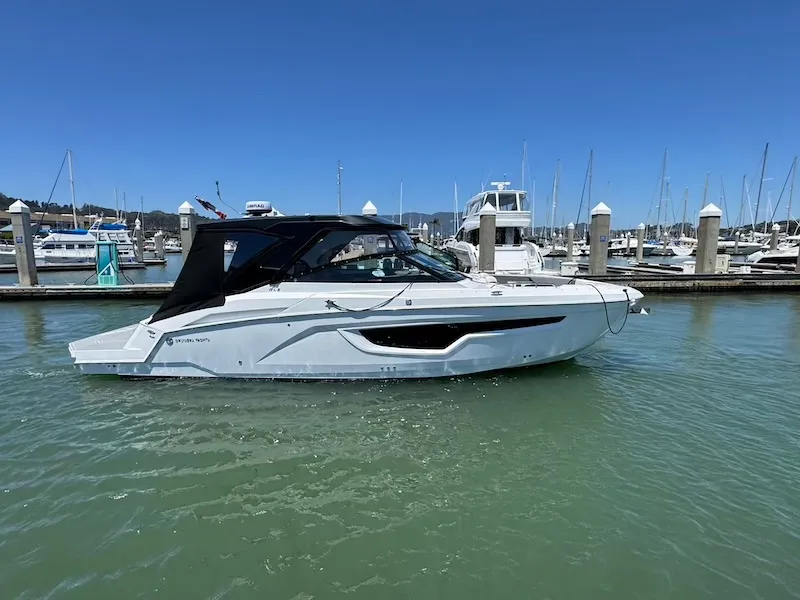 Slide: The Image of Cruisers 34 GLS 2023 - 2