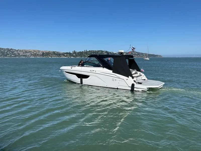 Slide: The Image of Cruisers 34 GLS 2023 - 4