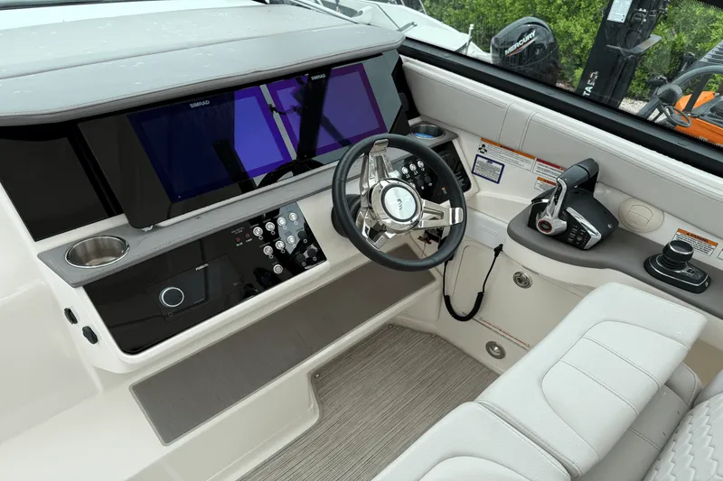 Slide: The Image of Sea Ray Sundancer 320 Outboard 2024 - 7