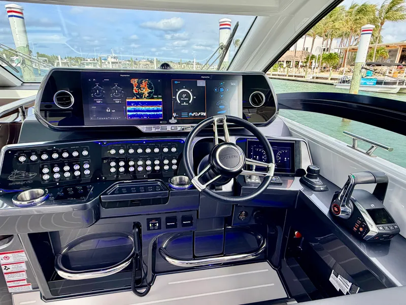 Slide: The Image of Galeon 375 GTO 2025 - 10