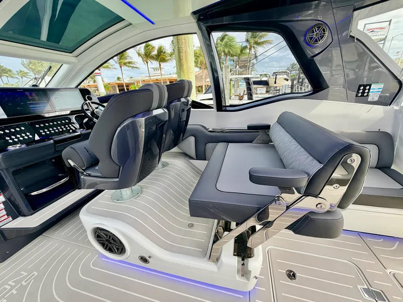 Slide: The Image of Galeon 375 GTO 2025 - 19