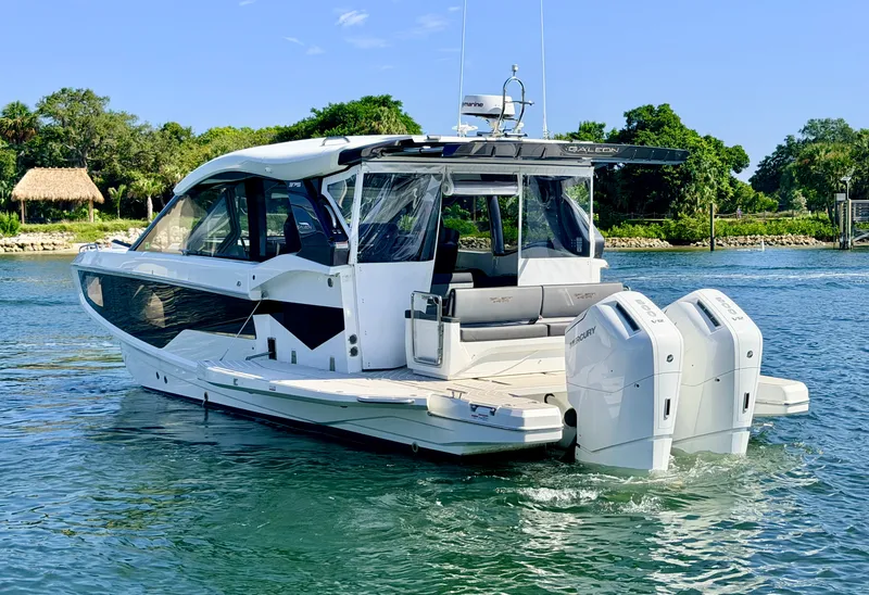 Slide: The Image of Galeon 375 GTO 2025 - 58