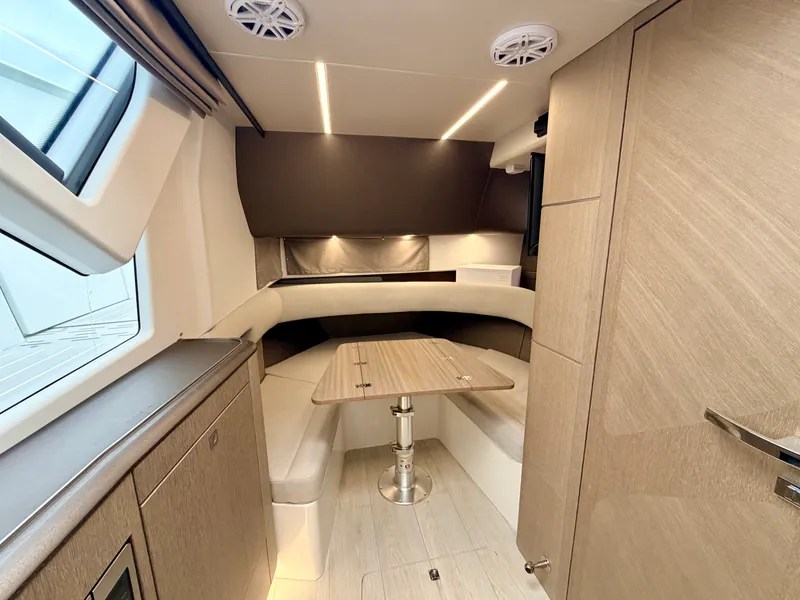 Slide: The Image of Galeon 375 GTO 2025 - 33