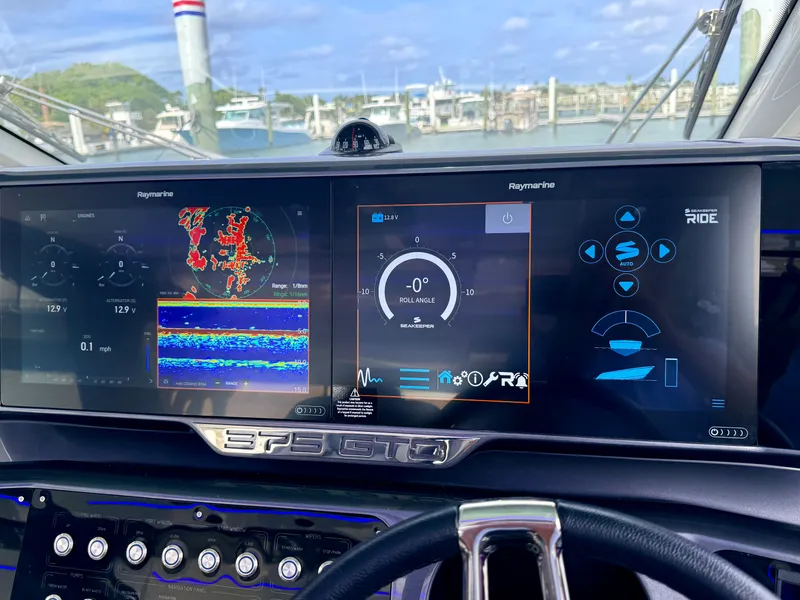 Slide: The Image of Galeon 375 GTO 2025 - 12