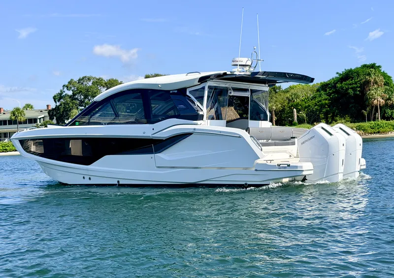 Slide: The Image of Galeon 375 GTO 2025 - 62