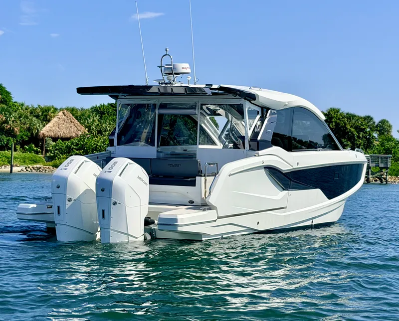 Slide: The Image of Galeon 375 GTO 2025 - 59