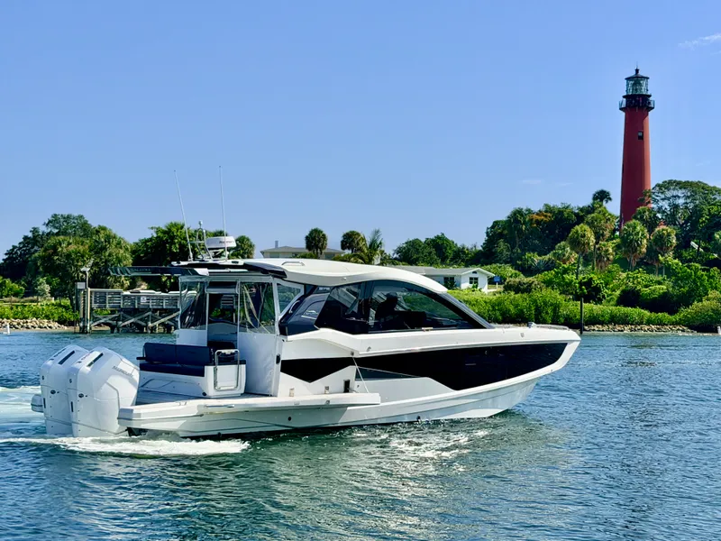 Slide: The Image of Galeon 375 GTO 2025 - 63