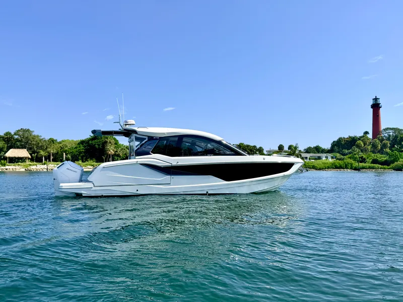 Slide: The Image of Galeon 375 GTO 2025 - 1