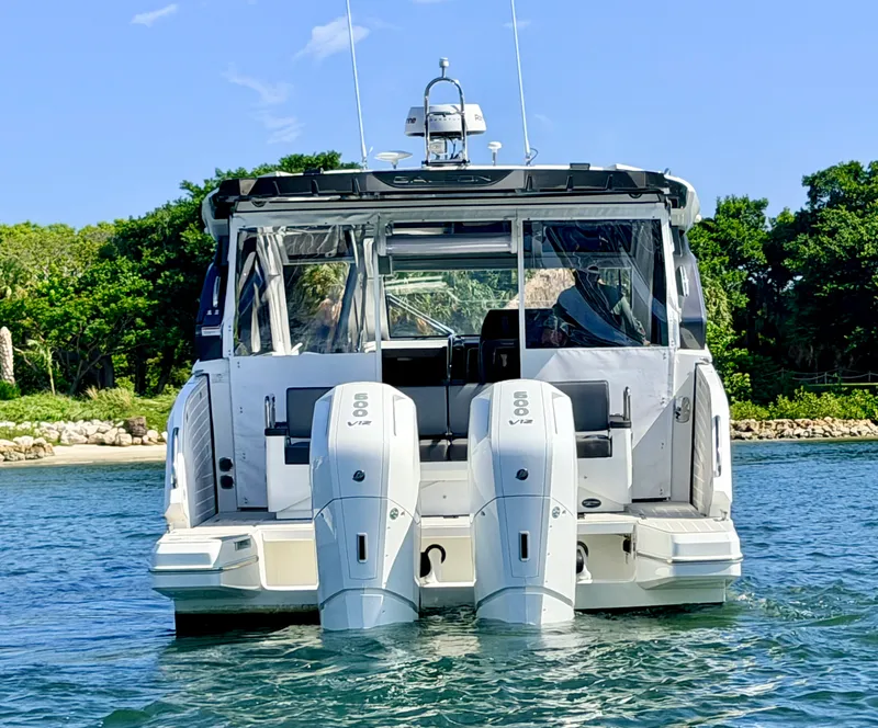 Slide: The Image of Galeon 375 GTO 2025 - 60