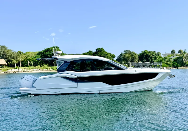 Slide: The Image of Galeon 375 GTO 2025 - 55