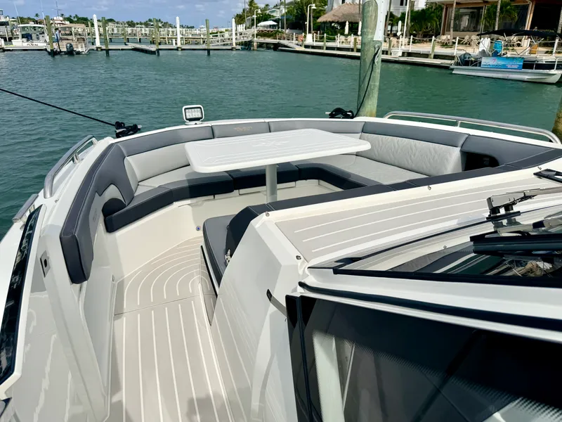 Slide: The Image of Galeon 375 GTO 2025 - 29